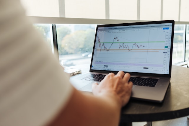 How to diversify your portfolio with oil and energy stocks